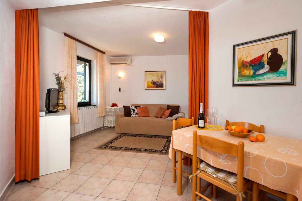 Villa Carolina Tar-Vabriga エクステリア 写真